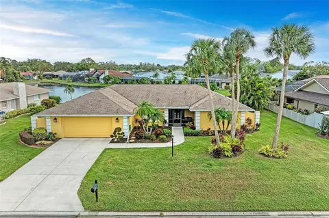 5663 Country Lakes Dr, Sarasota, FL 34243
