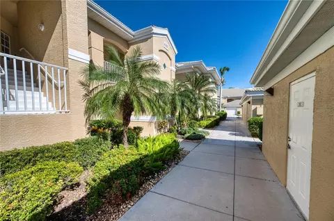 6311 Grand Oak Cir #202, Bradenton, FL 34203
