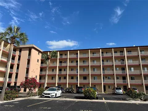 3993 Lake Bayshore Dr #F513, Bradenton, FL 34205