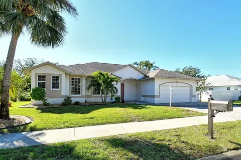818 Oak Pond Dr, Osprey, FL 34229