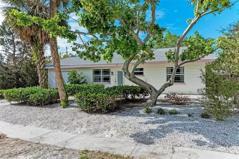 230 85th St, Holmes Beach, FL 34217
