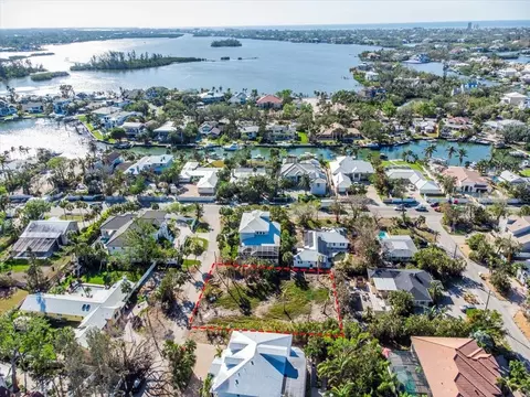 3460 Seagrape Dr, Sarasota, FL 34242