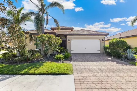 655 Resolute St, Nokomis, FL 34275