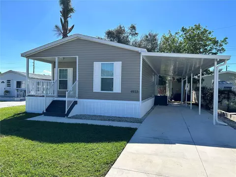 4933 Pebble Beach Ave, Sarasota, FL 34234