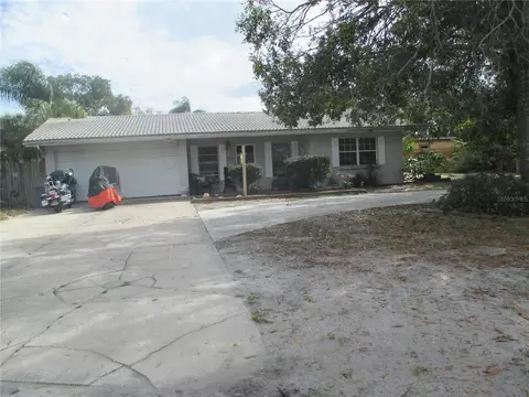 2402 Constitution Blvd, Sarasota, FL 34231