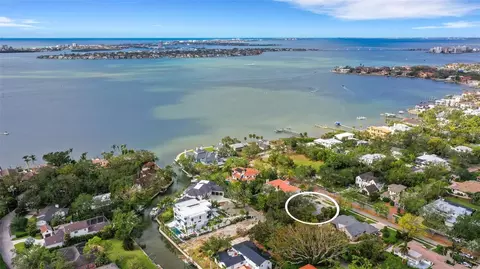 1616 North Dr, Sarasota, FL 34239