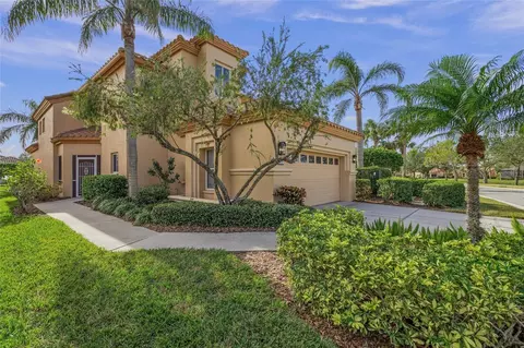4028 Mira Lago Dr, Sarasota, FL 34238