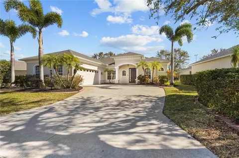 6207 Warbler Ln, Lakewood Ranch, FL 34202