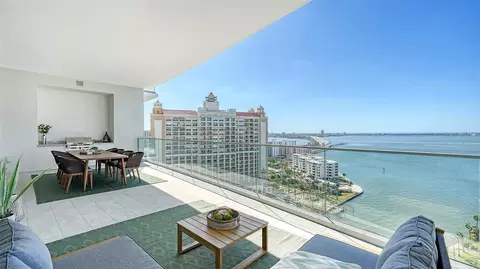 401 Quay Cmns #1404, Sarasota, FL 34236