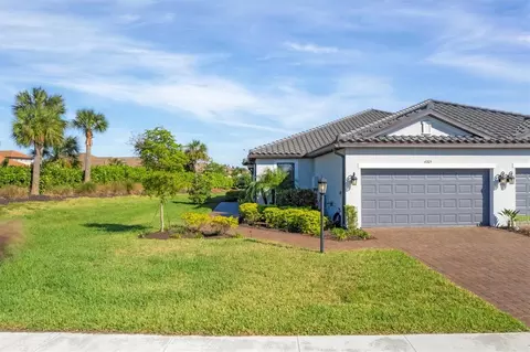 4705 Tortona Ct, Bradenton, FL 34211