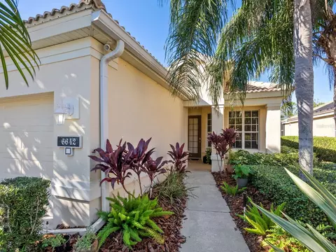 6642 Tailfeather Way, Bradenton, FL 34203