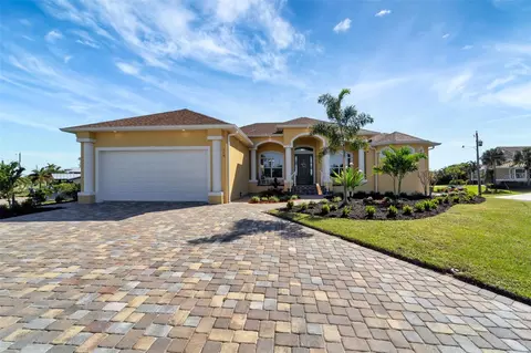 118 Creek Dr SE, Port Charlotte, FL 33952