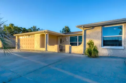 7821 Treasure Pointe Dr, Port Richey, FL 34668
