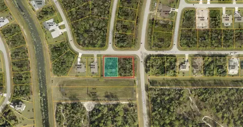 Gardenside Circle, North Port, FL 34288