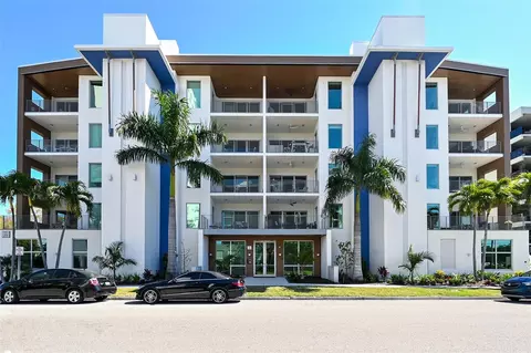 711 S Palm Ave #203, Sarasota, FL 34236