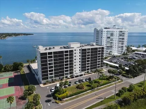 7100 Sunshine Skyway Ln S #706, Saint Petersburg, FL 33711