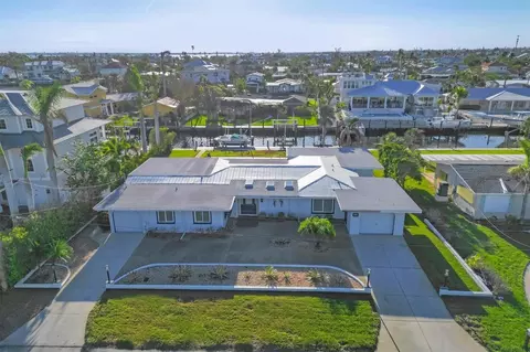523 72nd St, Holmes Beach, FL 34217