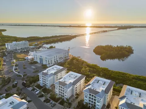392 Aruba Cir #403, Bradenton, FL 34209