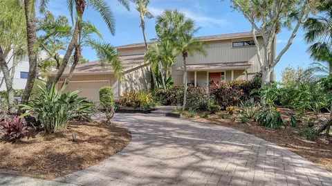 5412 Siesta Cove Dr, Sarasota, FL 34242