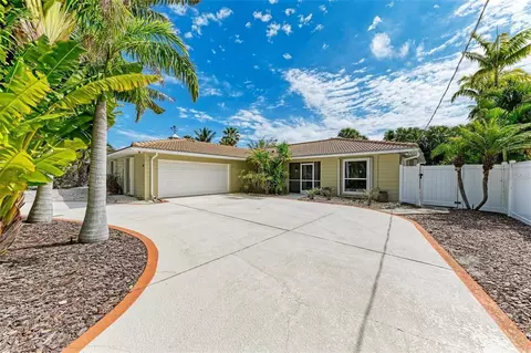 505 72nd St, Holmes Beach, FL 34217
