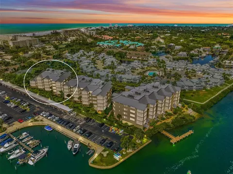 1240 Dolphin Bay Way #204, Sarasota, FL 34242
