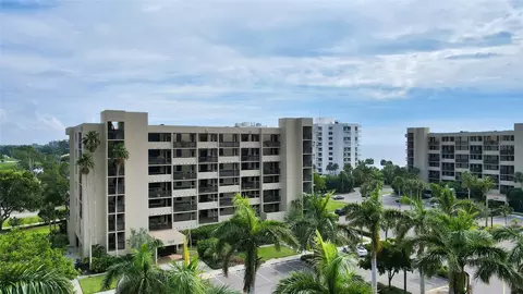 1065 Gulf Of Mexico Dr #104, Longboat Key, FL 34228