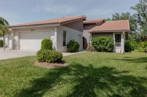 4002 Wilshire Cir E #90, Sarasota, FL 34238