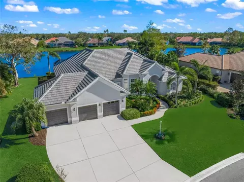 7905 Royal Queensland Way, Lakewood Ranch, FL 34202