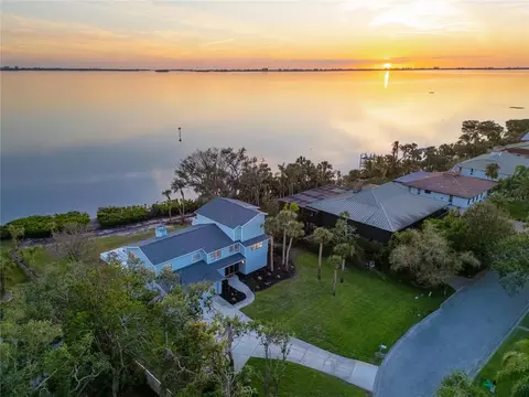 3804 Bayside Dr, Bradenton, FL 34210