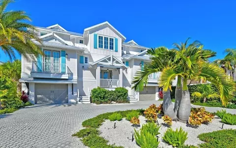 520 Kumquat Dr, Anna Maria, FL 34216