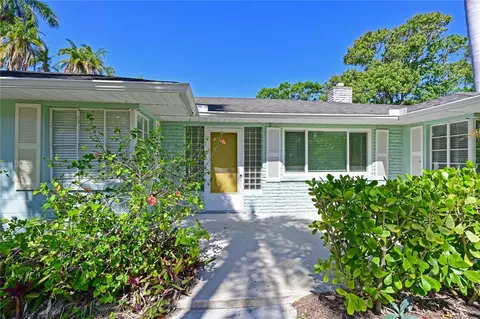 112 24th St W, Bradenton, FL 34205