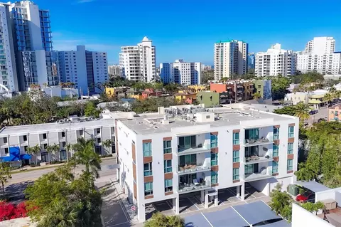 635 S Orange Ave #201, Sarasota, FL 34236