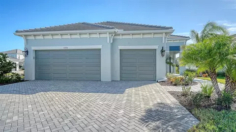 10300 Lake George Ave, Sarasota, FL 34241