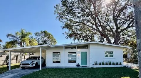 2946 Bay St, Sarasota, FL 34237