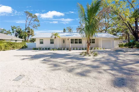 1205 29th St W, Bradenton, FL 34205