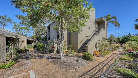 225 Woodland Dr, Osprey, FL 34229