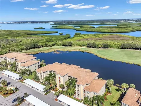 7015 River Hammock Dr #207, Bradenton, FL 34212