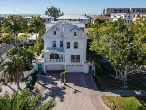 452 Canal Rd, Sarasota, FL 34242