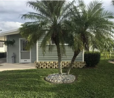 2096 S Mobile Estates Dr, Sarasota, FL 34231