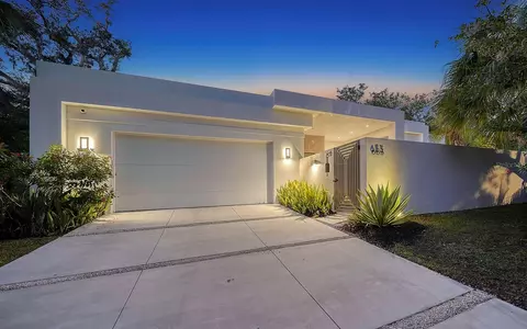 653 40th St, Sarasota, FL 34234