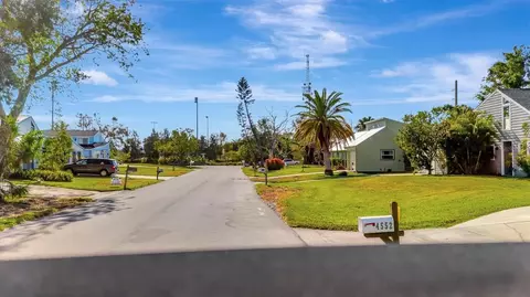 4564 Iola Dr, Sarasota, FL 34231