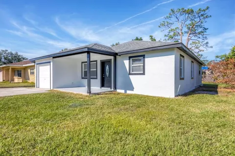 3235 Yorktown St, Sarasota, FL 34231