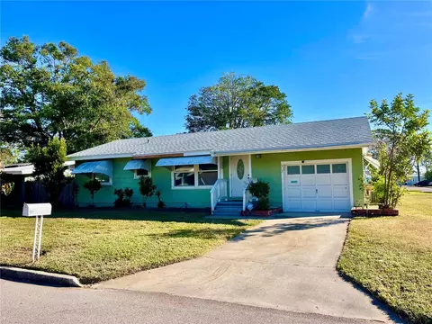2113 20th St W, Bradenton, FL 34205