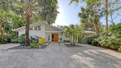 4844 Brywill Cir, Sarasota, FL 34234
