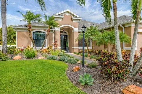 6670 Coopers Hawk Ct, Bradenton, FL 34202