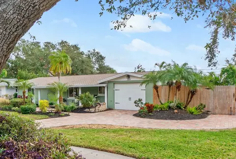 6623 Glades Way, Sarasota, FL 34231