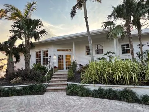 7540 Westmoreland Dr, Sarasota, FL 34243
