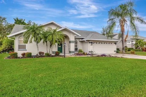 6880 Corral Cir, Sarasota, FL 34243