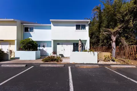 1759 Dawn St #308, Sarasota, FL 34231