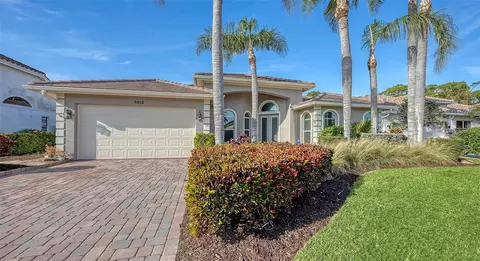 8956 Huntington Pointe Dr, Sarasota, FL 34238